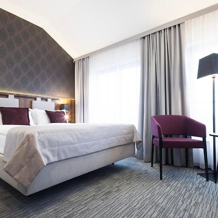Best Western Hotel Mariacki Катовице Экстерьер фото